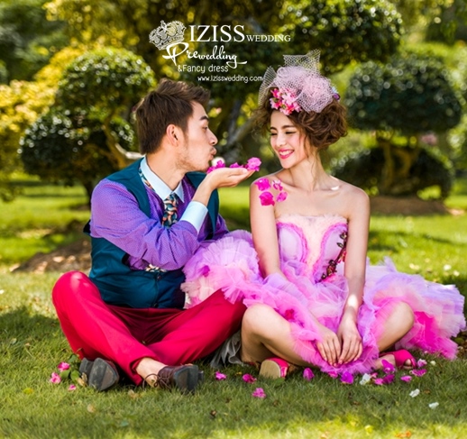 PW474- **พรีออเดอร์เฉพาะชุดผู้หญิงสีชมพู**ชุดแต่งงานแฟนซี ชุดเดรสสีชมพู ชุดยกน้ำชา ชุดถ่ายพรีเวดดิ้ง (prewedding dress) & ชุดแต่งงานแฟนซี (Fancy wedding dress) "ธีมสีชมพู"