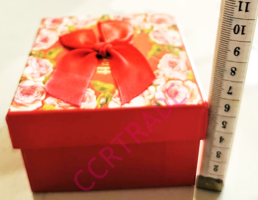 กล่องของขวัญเหลี่ยม+นวมนาฬิกา 8.5x8.5 ซม.