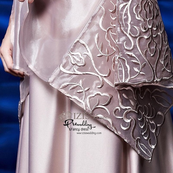 T003 **พรีออเดอร์ชุดราตรี+ผ้าคลุมไหล่**ชุดราตรียาวสีชมพูกลีบบัว พร้อมผ้าคลุมไหล่ปักลายหรู แขนกุด สวยงามหรูหราไฮโซมากๆ ค่ะ