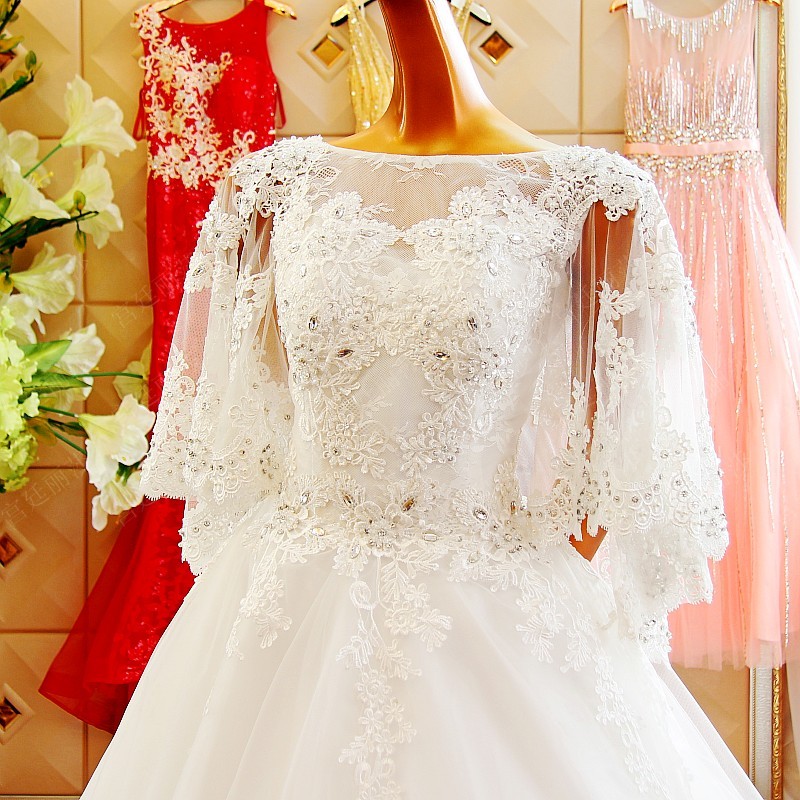 BRL049 **พรีออเดอร์**ชุดแต่งงานหรูหราประดับดอกไม้ผสมเพชรและคริสตัล สวยงามดุจเจ้าหญิง