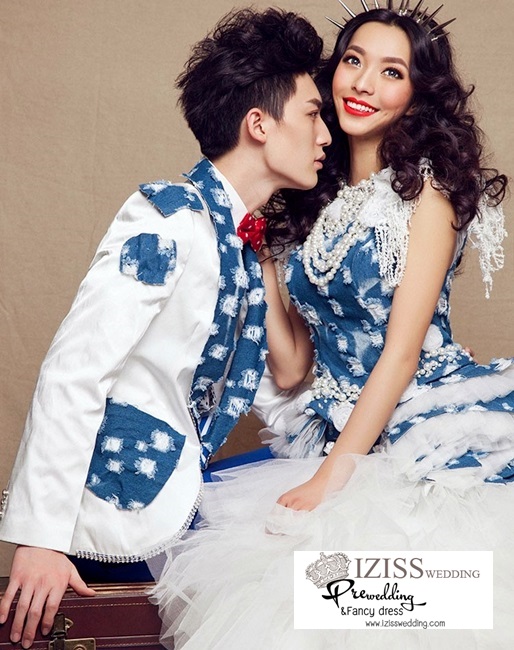 PW141 - Pre order ชุดคู่ถ่ายพรีเวดดิ้ง (prewedding dress) & ชุดแต่งงานแฟนซี (Fancy wedding dress)ชายหญิง "ธีมสีขาว-ยีนส์"