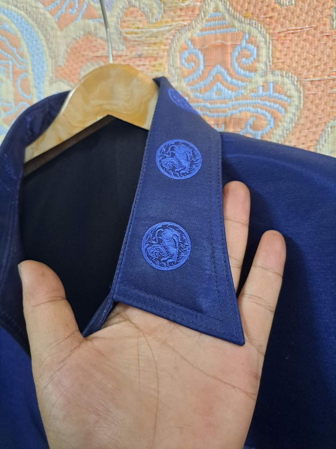 #เสื้อสูทชายลายสีกรมท่า #เสื้อสูทชายไหมิตาลี #สูทผ้าไทยชาย #ซาฟารีผ้าไทยชาย #สูทผ้าไหม, #สูทผ้าไทย #ซาฟารีชาย