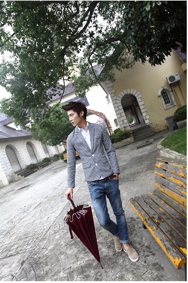 เสื้อสูทแฟชั่น พร้อมส่ง ลายตาราง สไตล์เท่ห์ ใส่เที่ยว ใส่ออกงาน ใส่ไปทำงาน คอปก แขนยาว แต่งกระดุมแขนด้านหลัง