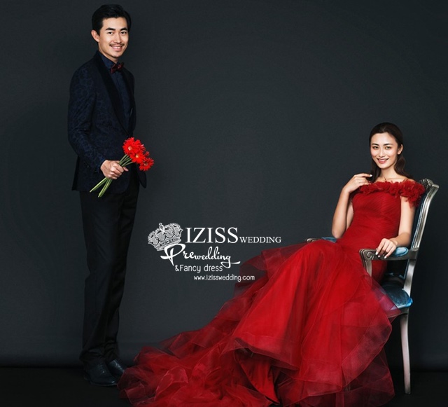 PW453- **พรีออเดอร์*ชุดสีแดงหางปลา ชุดยกน้ำชา ชุดถ่ายพรีเวดดิ้ง (prewedding dress) & ชุดแต่งงานแฟนซี (Fancy wedding dress) "ธีมสีแดง"