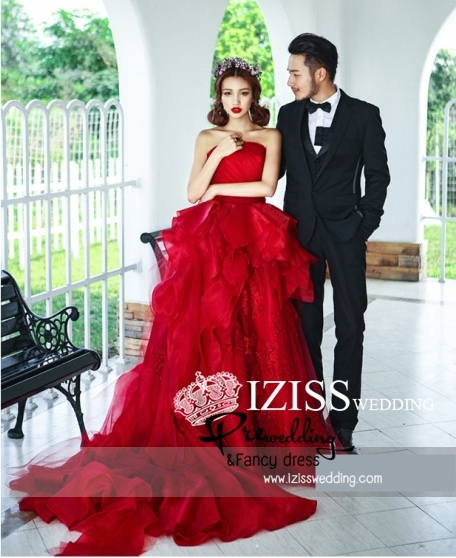 PW268 **พรีออเดอร์ค่ะ** ชุดคู่ถ่ายพรีเวดดิ้ง (prewedding dress) & ชุดแต่งงานแฟนซี (Fancy wedding dress)ชายหญิง "ธีมสีแดงดำ"