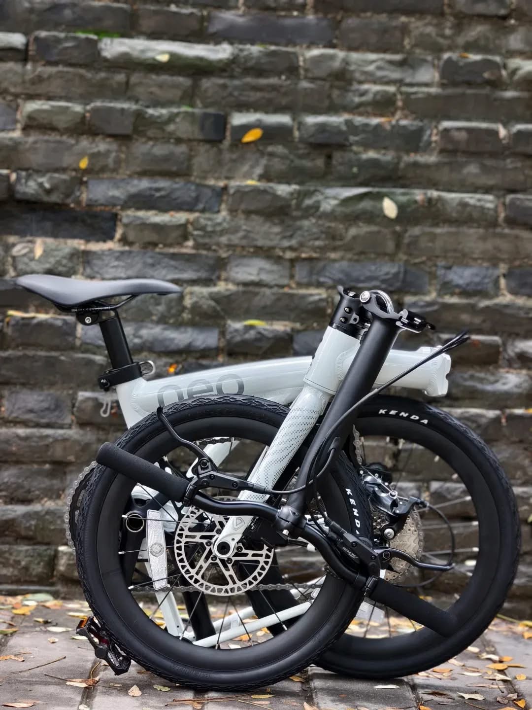 Java : NEO จักรยานพับได้ แบบม้วนหาง 9 สปีด ดิสเบรกน้ำมัน น้ำหนักเบา