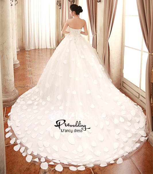 PW296-**พรีออเดอร์ค่ะ**ชุดคู่ถ่ายพรีเวดดิ้ง (prewedding dress) & ชุดแต่งงานแฟนซี (Fancy wedding dress)ชายหญิง "ธีมสีขาว"