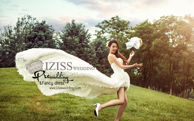 PW021 - **พรีออเดอร์ค่ะ** ชุดคู่ถ่ายพรีเวดดิ้ง (prewedding dress) & ชุดแต่งงานแฟนซี (Fancy wedding dress)ชายหญิง "ธีมสีขาว-เขียว"