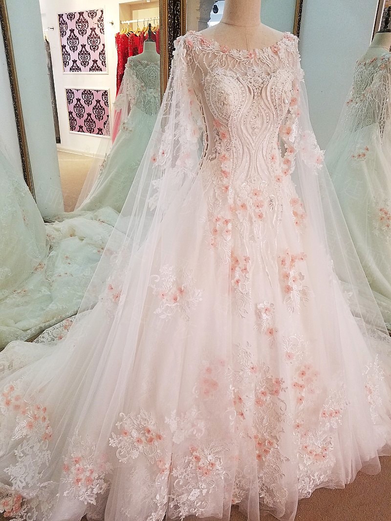 BRL075 **พรีออเดอร์**ชุดแต่งงานหรูหราประดับดอกไม้ผสมเพชรและคริสตัล สวยงามดุจเจ้าหญิง
