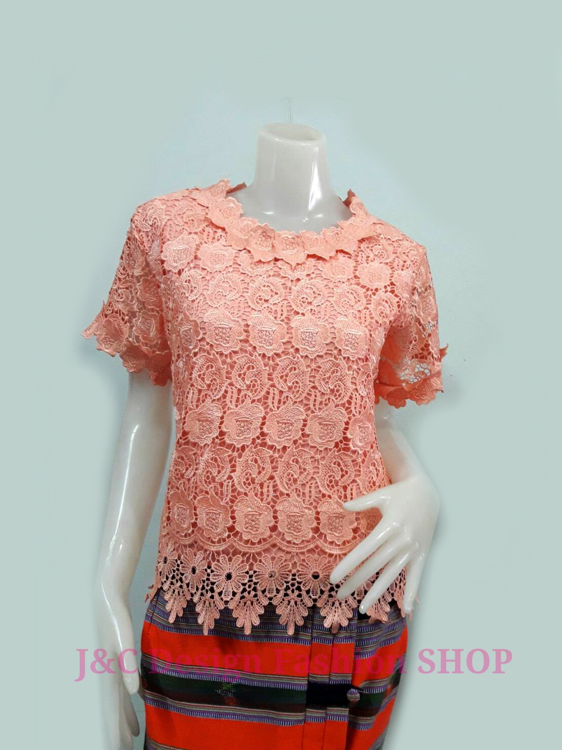 เสื้อลูกไม้สไตน์เกาหลีสีชมพูโอรส เสื้อลูกไม้สไตน์วัยรุ่นสีโอรส เสื้อผ้าไทยใส่กับผ้าซิ่น เสื้อผ้าฝ้ายใส่กับผ้าถุงสีชมพูกลีบบัว เสื้อใส่ผ้าซิ่น เสื้อลูกไม้พาดาแขนสั้นสีโอรส