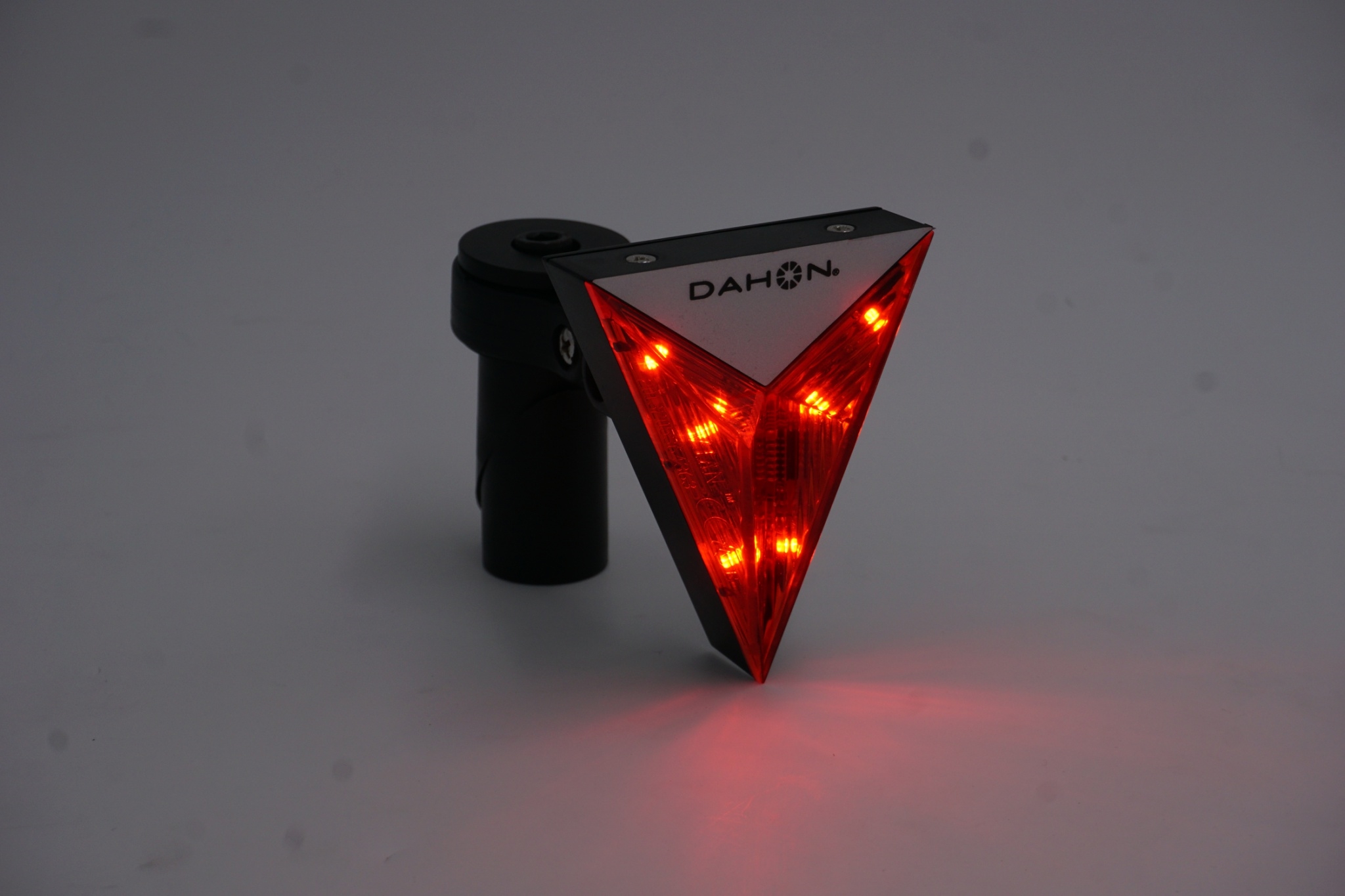 DAHON : LED Diamond Rear Lite ไฟท้ายทรงสามเหลี่ยม
