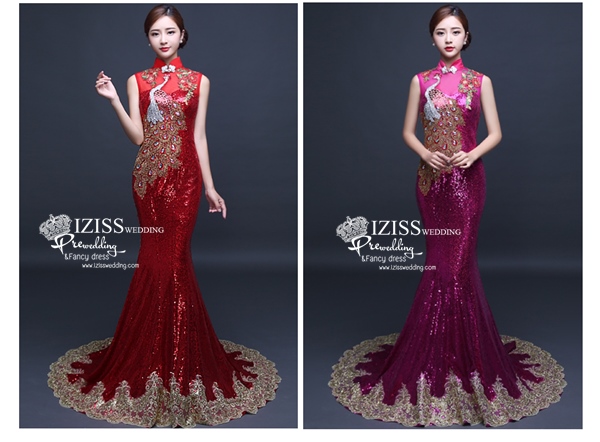 PW531 - **พรีออเดอร์มีสีชมพู แดง เขียวและสีน้ำเงินค่ะ** ชุดกี่เพ้าเลื่อมสีชมพูแขนสั้นประดับลายนกยูง ชุดยกน้ำชา ชุดคู่ถ่ายพรีเวดดิ้ง (prewedding dress) & ชุดแต่งงานแฟนซี (Fancy wedding dress)ชายหญิง "ธีมสีชมพู"