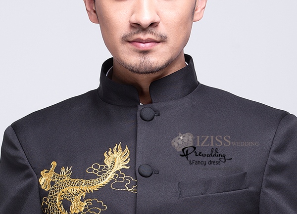 ST005- **พรีออเดอร์**สูทจีนผู้ชายสีดำแขนยาวปักลายมังกรสีทอง ติดกระดุมสีดำ พร้อมกางเกงสีดำขาสอบ ชุดสูทเจ้าบ่าว สูทแฟนซี ถ่ายพรีเวดดิ้ง & ชุดแต่งงานแฟนซี (Fancy wedding dress) สูทผู้ชายสีดำ