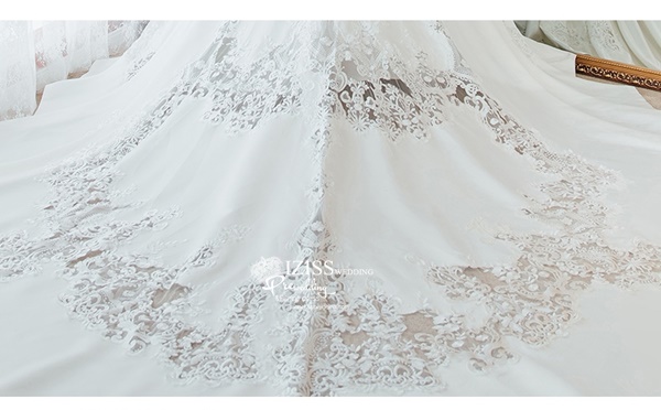 BR345 **พรีออเดอร์**ชุดแต่งงาน&ชุดเจ้าสาวแบบยาวอลังการ สีขาวเกรดพรีเมี่ยม หรูหราน่ารัก สวยโดดเด่นไม่ซ้ำใคร