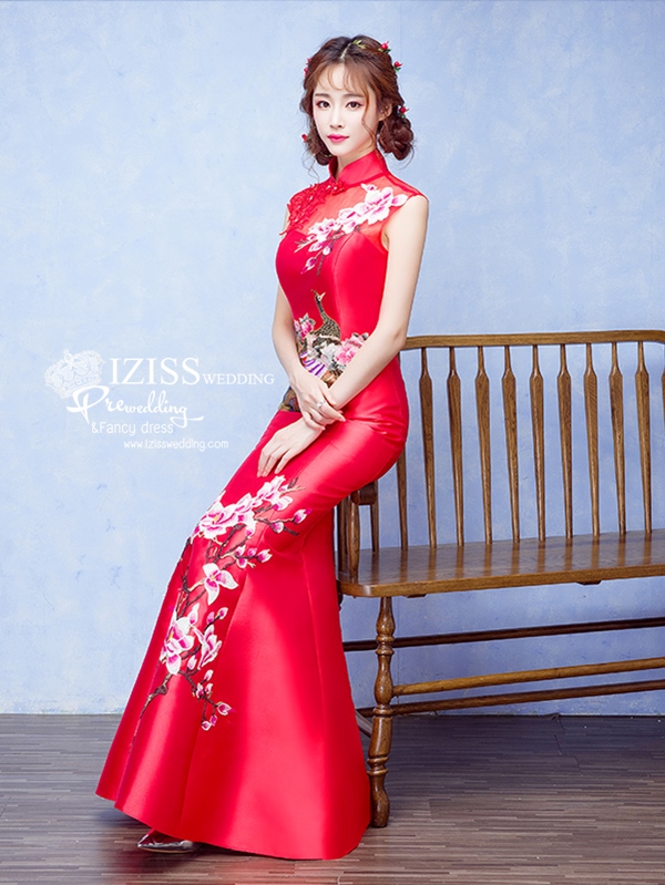 PW443- **พร้อมส่งค่ะ**ชุดกี่เพ้ายาว ชุดยกน้ำชา ชุดถ่ายพรีเวดดิ้ง (prewedding dress) & ชุดแต่งงานแฟนซี (Fancy wedding dress) "ธีมสีแดง"