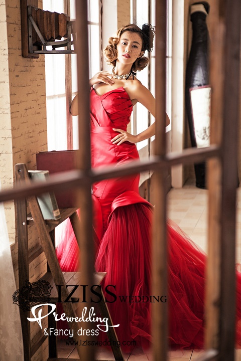PW258- **พรีออเดอร์ค่ะ** ชุดคู่ถ่ายพรีเวดดิ้ง (prewedding dress) & ชุดแต่งงานแฟนซี (Fancy wedding dress)ชายหญิง "ธีมสีแดง"