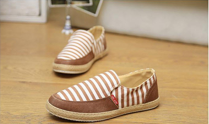 พร้อมส่ง รองเท้าผู้ชาย รองเท้าลำลอง รองเท้าผ้าใบ น้ำตาล ใส่เที่ยว ใส่ทำงาน
