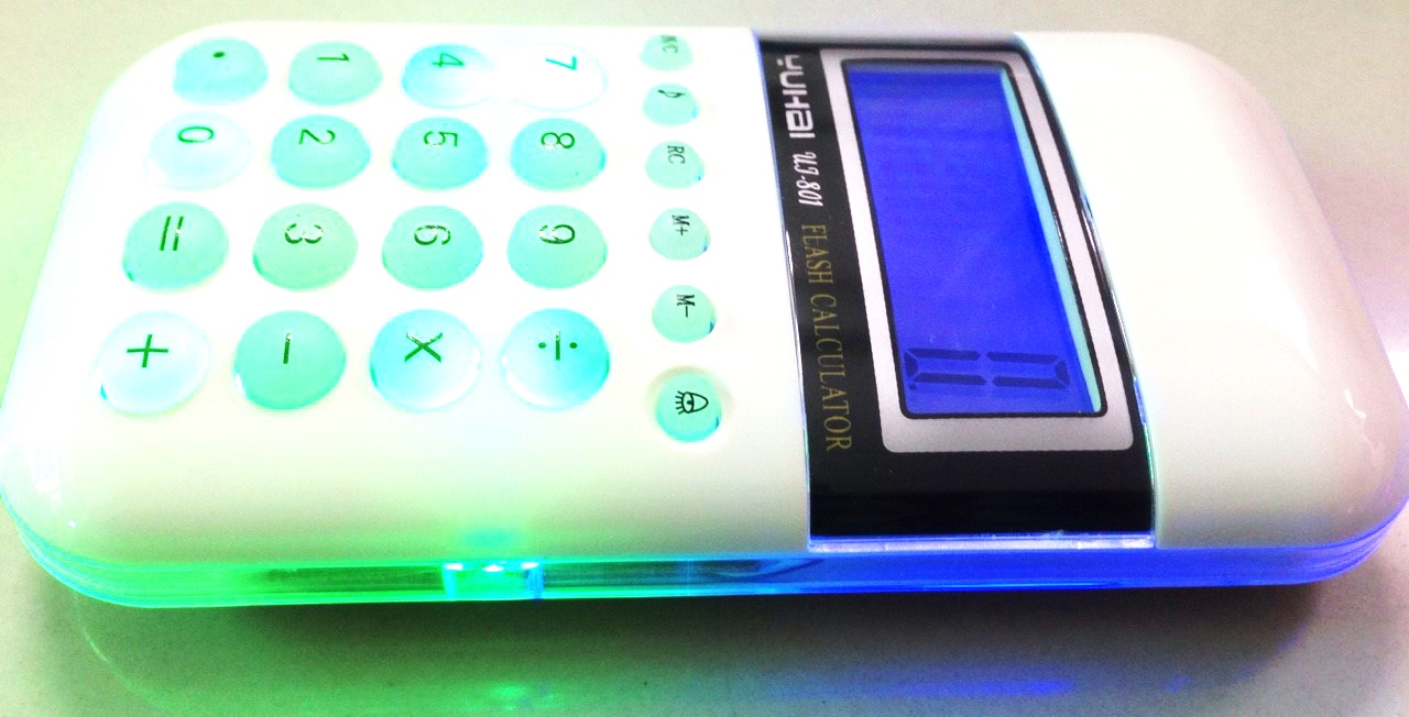 เครื่องคิดเลข 8 หลัก มีเสียง มีไฟ ขนาด 12.5 ซม. (1x6)