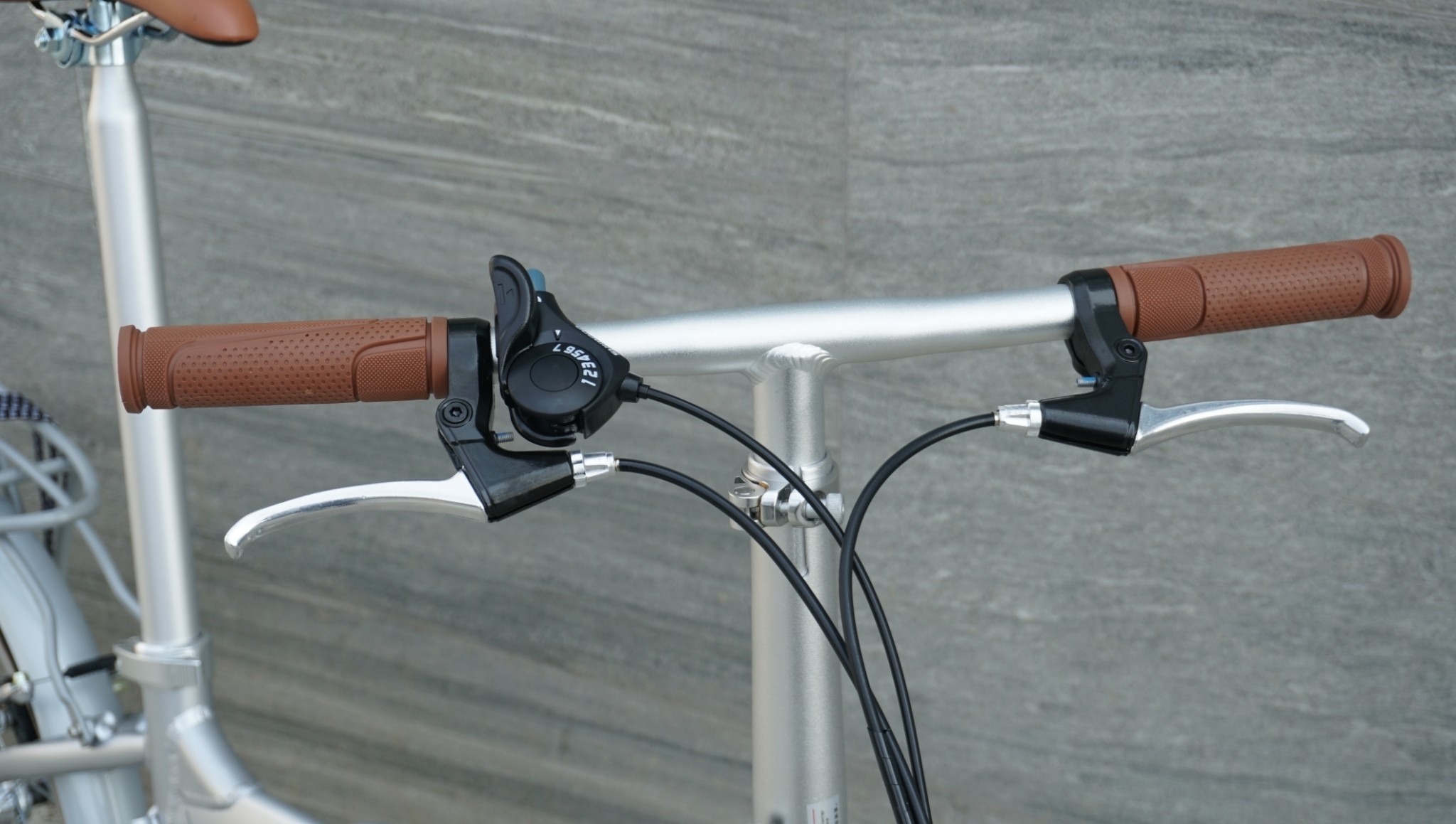 Fika Frappe จักรยานพับได้ เฟรมอลูมิเนียม ล้อ 20" 7 สปีด พร้อมตะแกรง บังโคลน