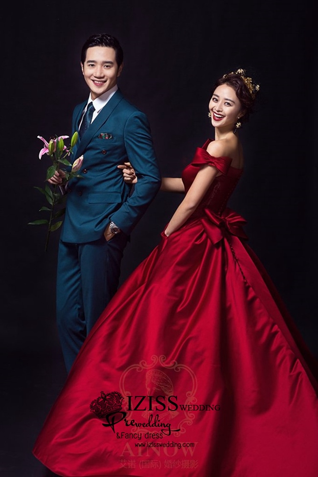 PW396- **พรีออเดอร์ค่ะ**ชุดคู่ถ่ายพรีเวดดิ้ง (prewedding dress) & ชุดแต่งงานแฟนซี (Fancy wedding dress)ชายหญิง "ธีมสีแดง"