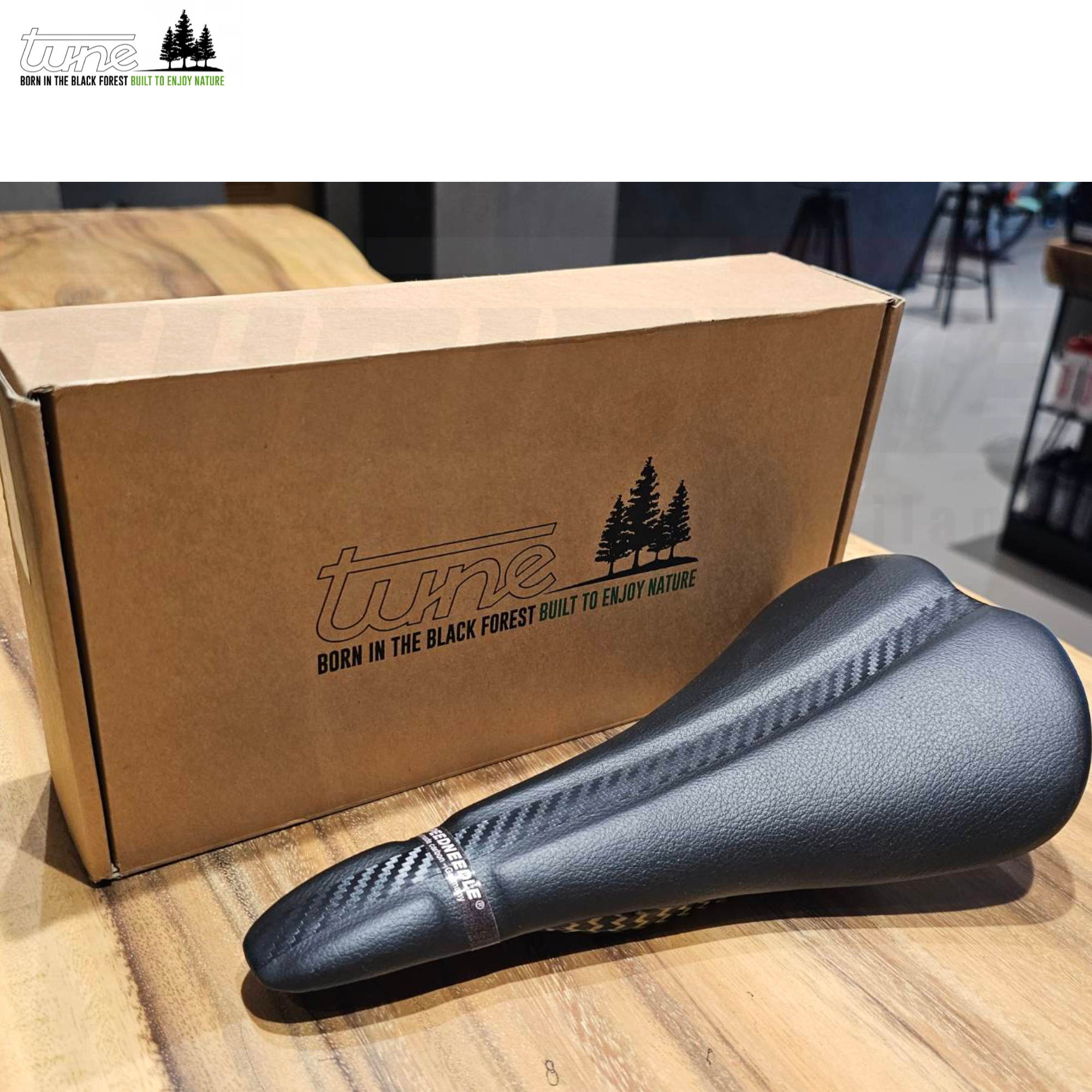 อานจักรยานคาร์บอนหุ้มหนัง Tune Speedneedle 20Twenty Leather Carbon Saddle