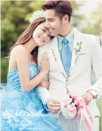 PW386 - **พรีออเดอร์**ชุดคู่ถ่ายพรีเวดดิ้ง (prewedding dress) & ชุดแต่งงานแฟนซี (Fancy wedding dress)ชายหญิง "ธีมสีฟ้า-ขาว"