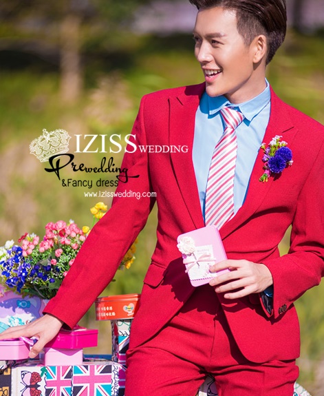 PW305 - **พรีออเดอร์** ชุดคู่ถ่ายพรีเวดดิ้ง (prewedding dress) & ชุดแต่งงานแฟนซี (Fancy wedding dress)ชายหญิง "ธีมสีม่วง-แดง"