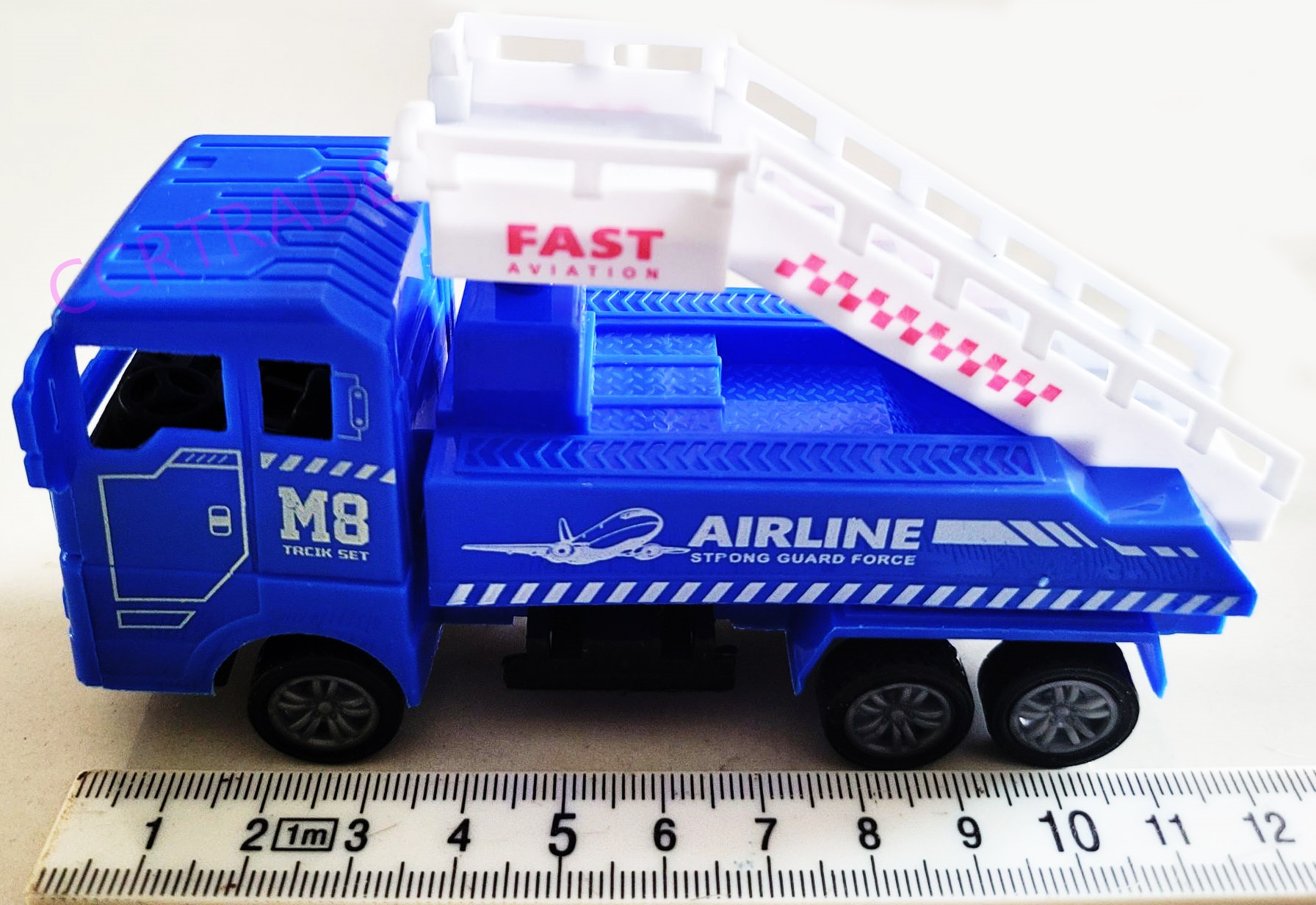 รถสนามบินใหญ่ มีลานกล่อง 4.5x12 ซม.