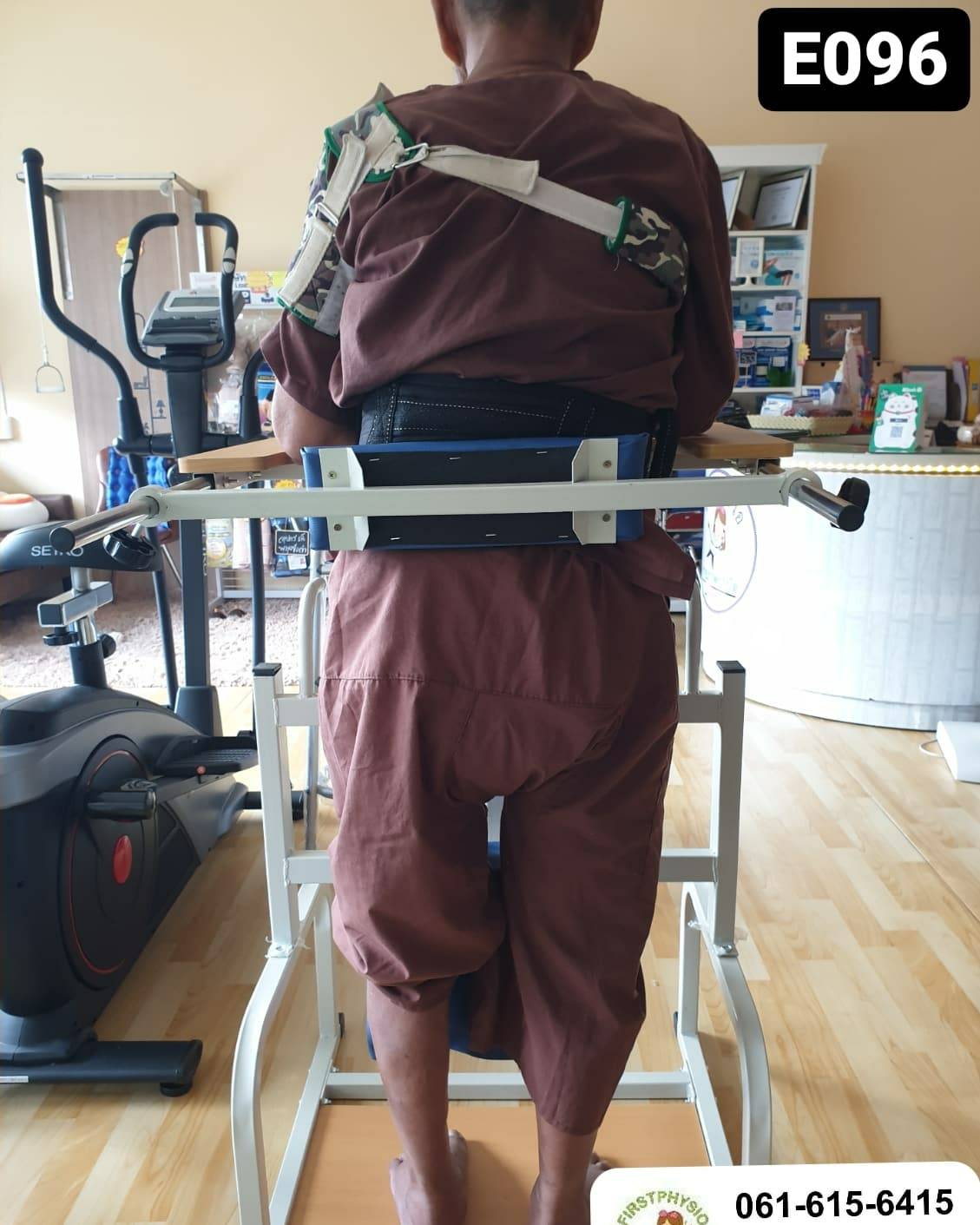 โต๊ะฝึกการทรงตัวผู้ใหญ่ รุ่น E096 /68x85x100 cm /E096