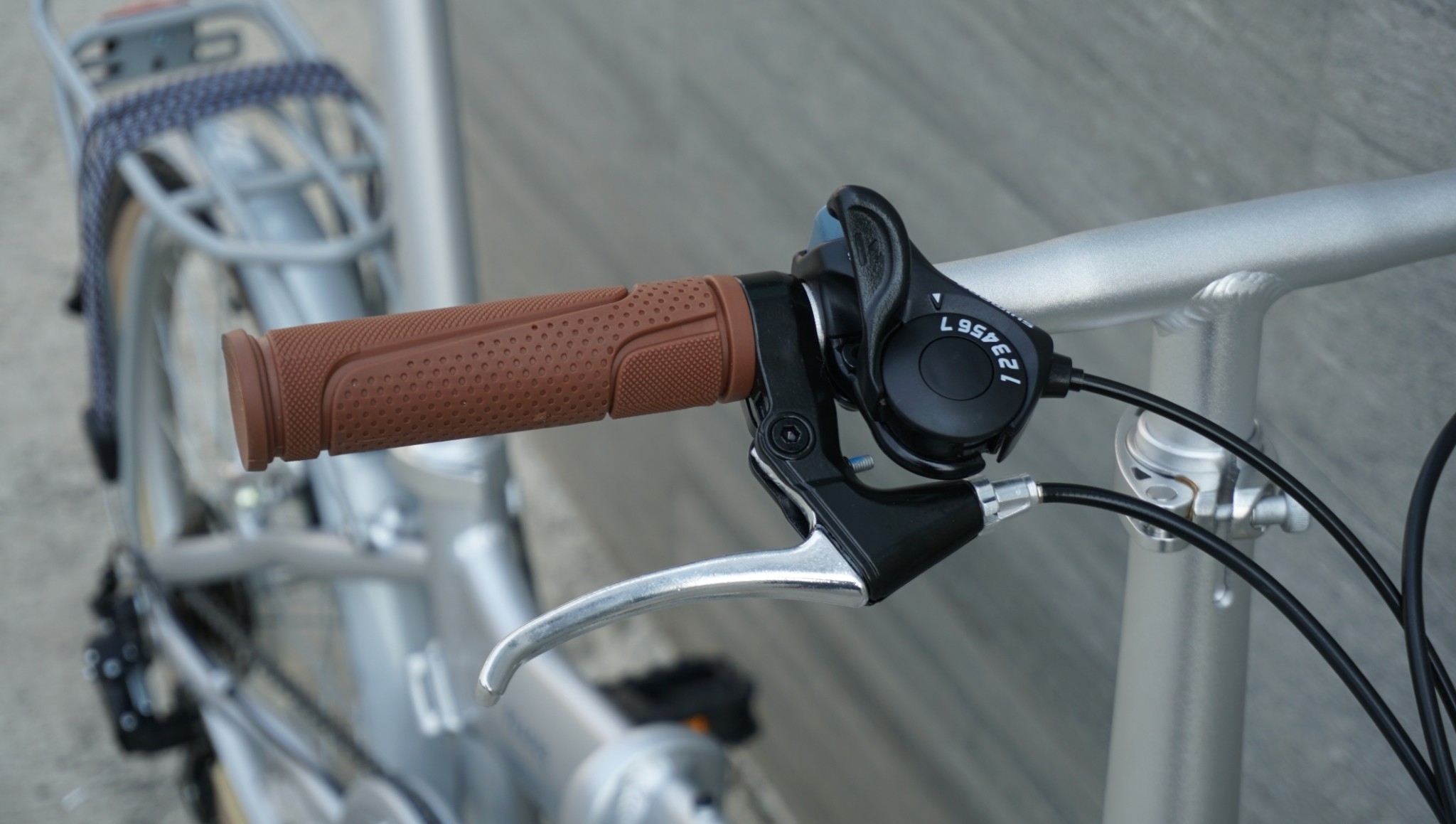 Fika Frappe จักรยานพับได้ เฟรมอลูมิเนียม ล้อ 20" 7 สปีด พร้อมตะแกรง บังโคลน