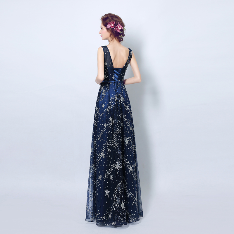 ชุดราตรีสีน้ำเงิน