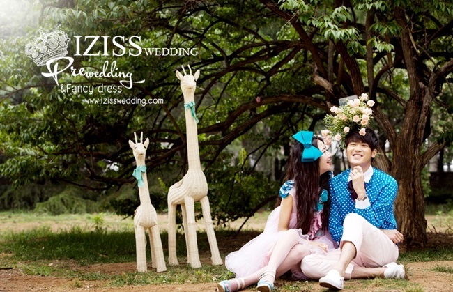 PW097 - Pre order ชุดคู่ถ่ายพรีเวดดิ้ง (prewedding dress) & ชุดแต่งงานแฟนซี (Fancy wedding dress)ชายหญิง "ธีมสีชมพู-ฟ้า"