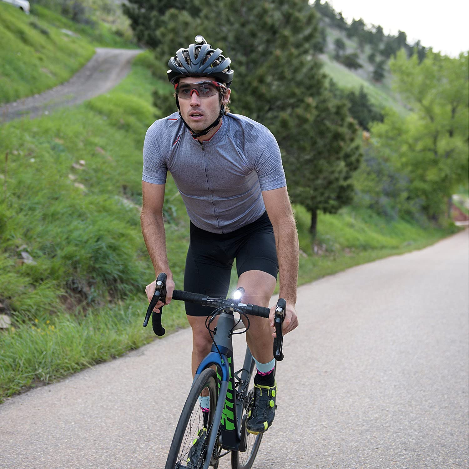 ไฟหน้าจักรยานแคทอาย CATEYE รุ่น HL-EL135N / HL-EL160