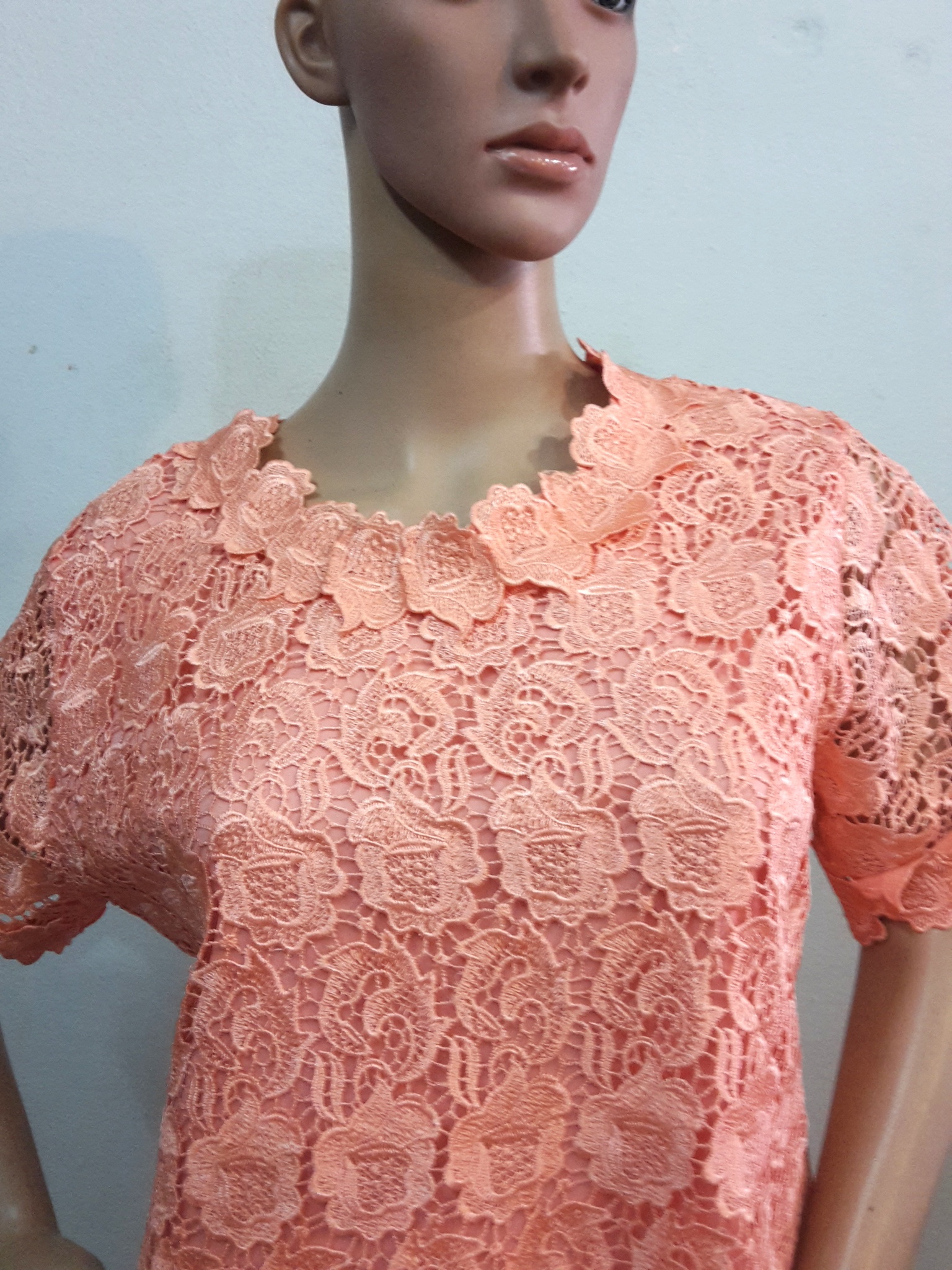 เสื้อลูกไม้สไตน์เกาหลีสีชมพูโอรส เสื้อลูกไม้สไตน์วัยรุ่นสีโอรส เสื้อผ้าไทยใส่กับผ้าซิ่น เสื้อผ้าฝ้ายใส่กับผ้าถุงสีชมพูกลีบบัว เสื้อใส่ผ้าซิ่น เสื้อลูกไม้พาดาแขนสั้นสีโอรส