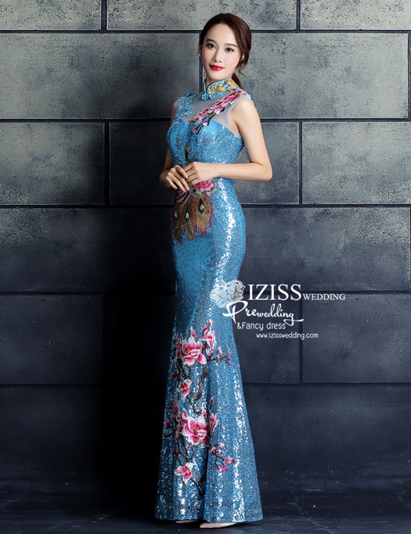 PW522- **พรีออเดอร์สีฟ้า**ชุดเลื่อมกี่เพ้ายาว ชุดยกน้ำชา ชุดถ่ายพรีเวดดิ้ง (prewedding dress) & ชุดแต่งงานแฟนซี (Fancy wedding dress) "ธีมสีฟ้า"