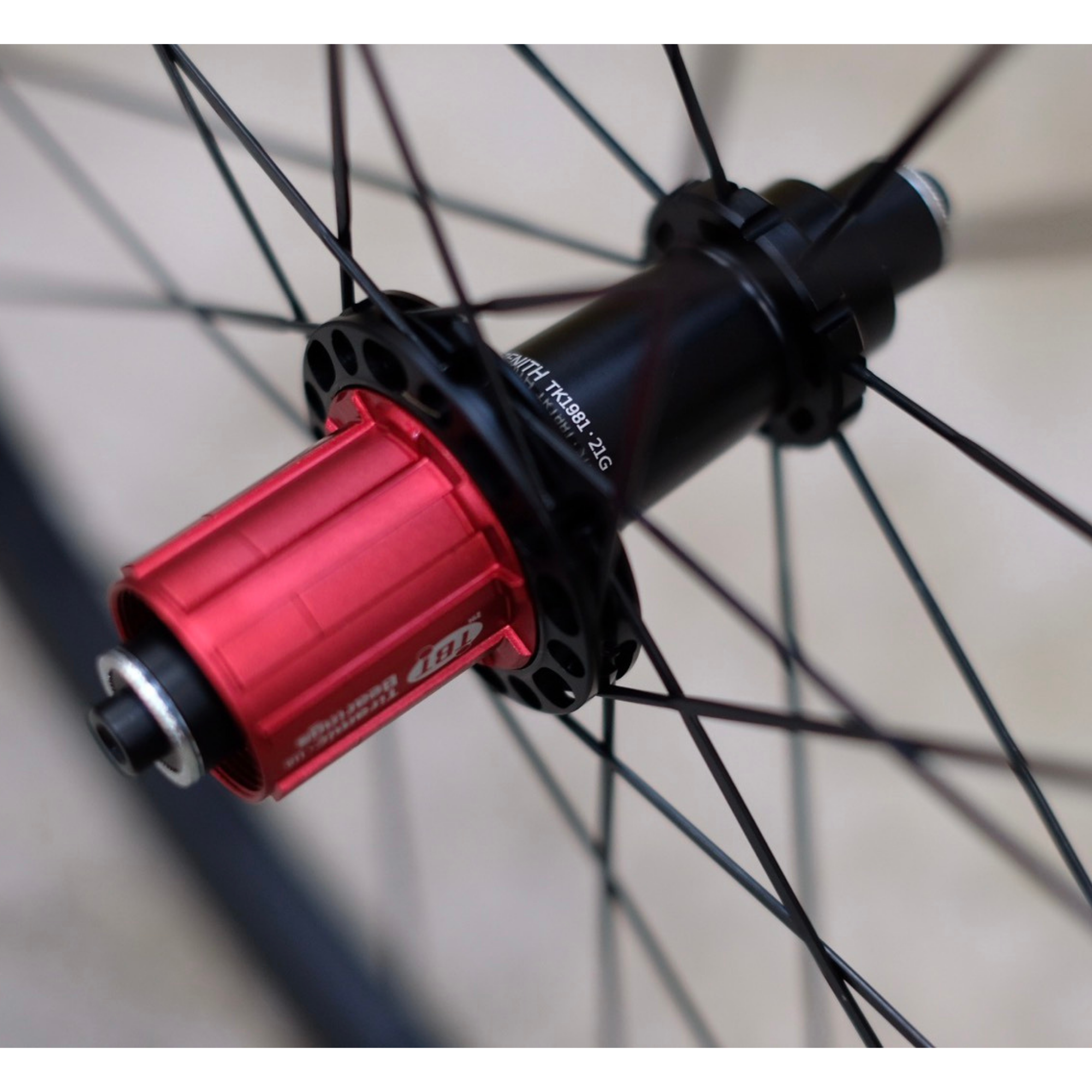 ล้อจักรยานเสือหมอบคาร์บอน TOKEN C45R/C45D แบบเซรามิค FULL CARBON