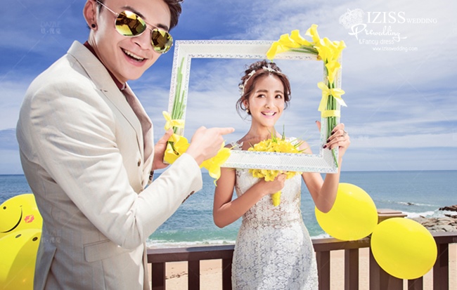 PW390 - **พรีออเดอร์ค่ะ** ชุดคู่ถ่ายพรีเวดดิ้ง (prewedding dress) & ชุดแต่งงานแฟนซี (Fancy wedding dress)ชายหญิง "ธีมสีขาว-น้ำตาล"