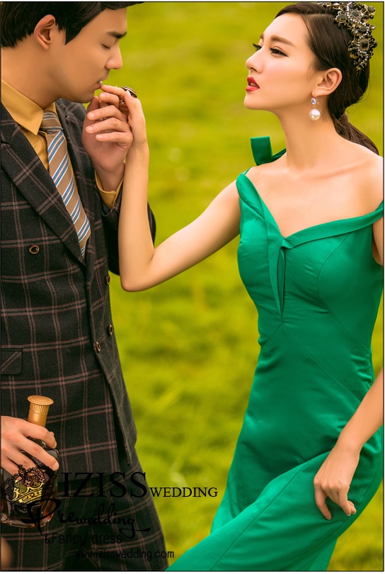 PW349-**พรีออเดอร์เฉพาะชุดผญ.**ชุดคู่ถ่ายพรีเวดดิ้ง (prewedding dress) & ชุดแต่งงานแฟนซี (Fancy wedding dress)ชายหญิง "ธีมสีเขียวเข้ม"