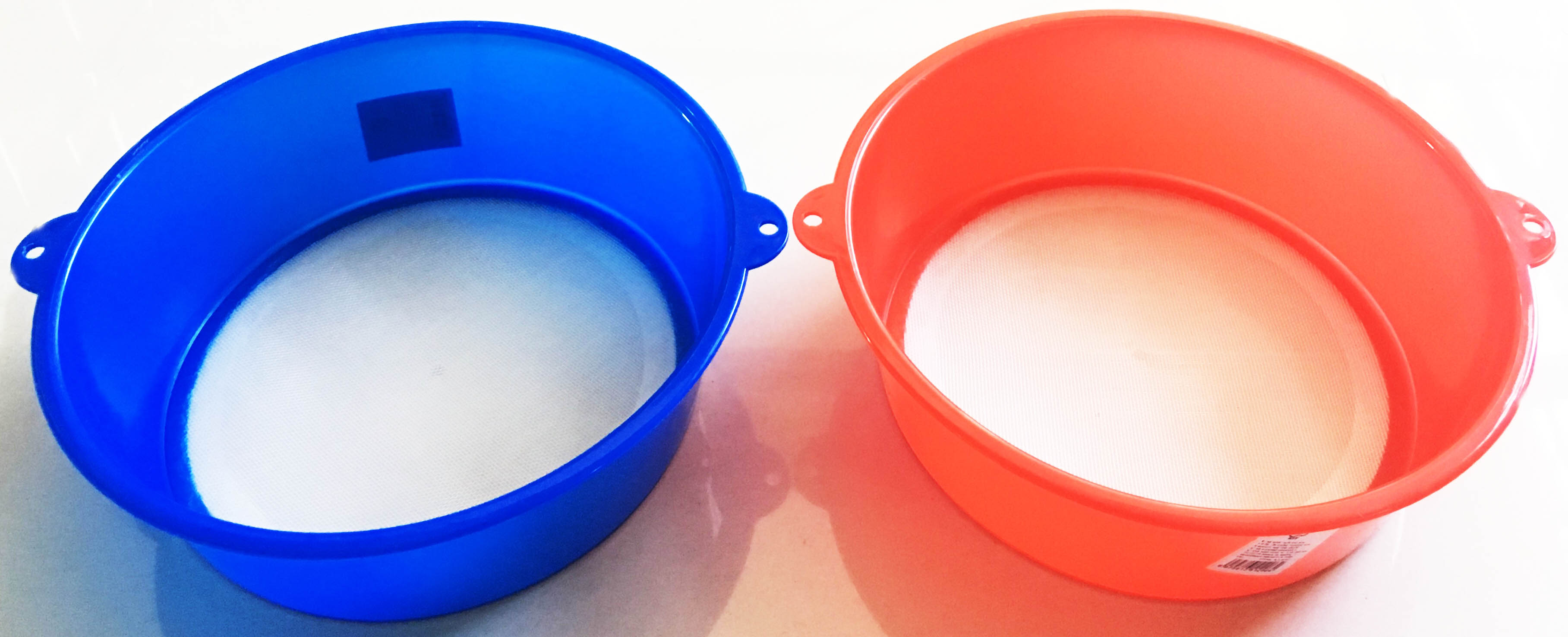 ตะแกรงร่อนแป้งขอบสูงสีสด 7.5x24.5 ซม.