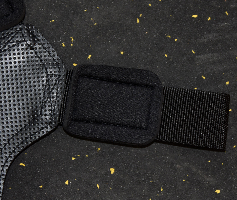 Grip pads & Strap VALEO รัดข้อพร้อมแผ่นรองฝ่ามือแบบหนัง ยกน้ำหนัก พร้อมส่งในไทย