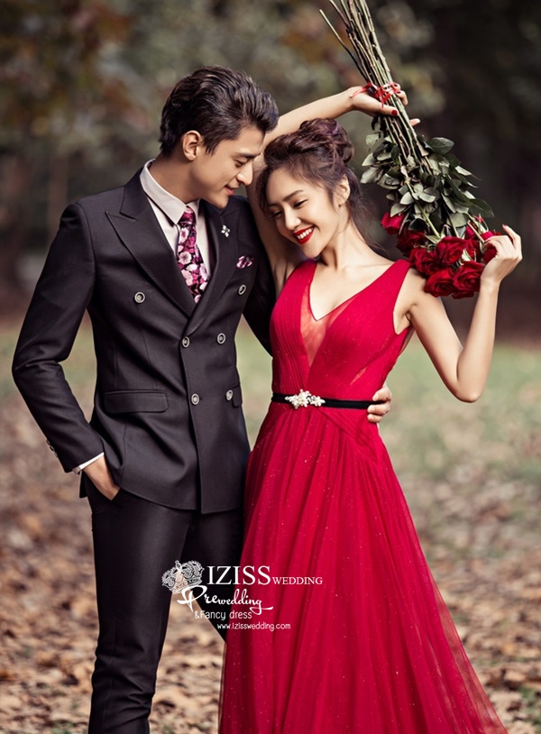 ST009- **พรีออเดอร์**สูทผู้ชายสีดำแขนยาว พร้อมกางเกง ชุดสูทเจ้าบ่าว สูทแฟนซี ถ่ายพรีเวดดิ้ง & ชุดแต่งงานแฟนซี (Fancy wedding dress) สูทผู้ชายสีดำ