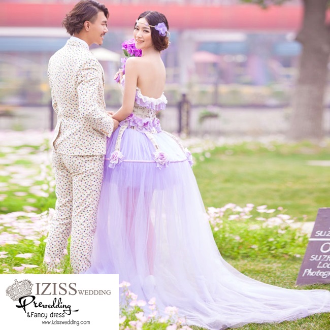 PW232 - **พรีออเดอร์ค่ะ** ชุดคู่ถ่ายพรีเวดดิ้ง (prewedding dress) & ชุดแต่งงานแฟนซี (Fancy wedding dress)ชายหญิง "ธีมสีม่วง-ลายวินเทจ"