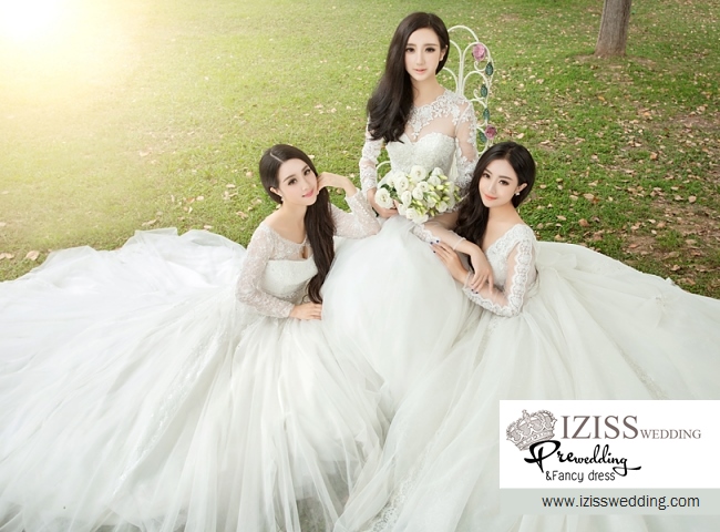 ฺBRL004 **พรีออเดอร์**ชุดแต่งงานสีขาวแขนยาวซีทรูช่วงอกสวยหวาน ประดับลูกไม้ลวดลายหรูหรา พร้อมเข็มขัดรูปโบว์ ต่อด้วยกระโปรงบานฟรุ้งฟริ้ง สวยงามดุจเจ้าหญิง