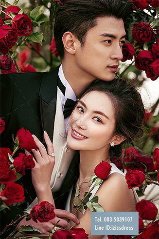 PW593 - **พรีออเดอร์ค่ะ** ชุดราตรีสีขาว เสื้อสูทผู้ชายสีดำ ชุดคู่ถ่ายพรีเวดดิ้ง (prewedding dress) & ชุดแต่งงานแฟนซี (Fancy wedding dress)ชายหญิง "ธีมสีขาว ดำ"