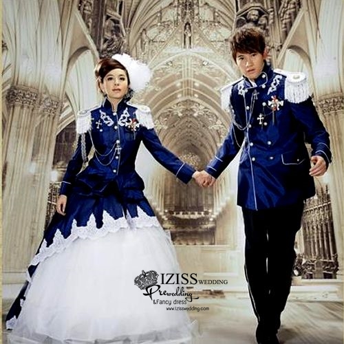 PW401- **พรีออเดอร์**ชุดคู่ถ่ายพรีเวดดิ้ง (prewedding dress) & ชุดแต่งงานแฟนซี (Fancy wedding dress)ชายหญิงสไตล์เจ้าชายเจ้าหญิง "ธีมสีน้ำเงิน"