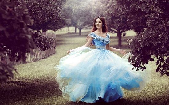 PW106 - **พรีออเดอร์** ชุดคู่ถ่ายพรีเวดดิ้ง (prewedding dress) & ชุดแต่งงานแฟนซี (Fancy wedding dress)ชายหญิง "ธีมสีฟ้า-ขาว"