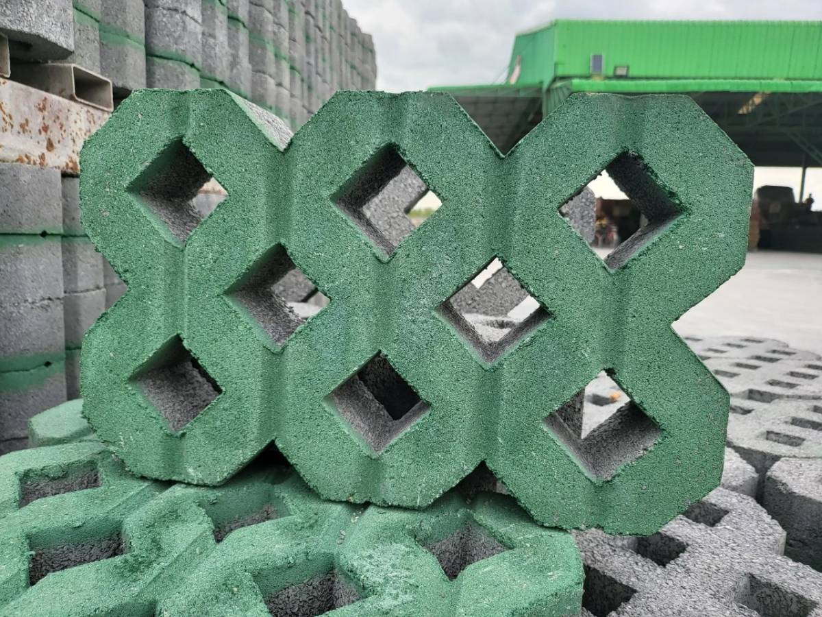 บล็อกปูหญ้า-หน้าเรียบ สีเขียว