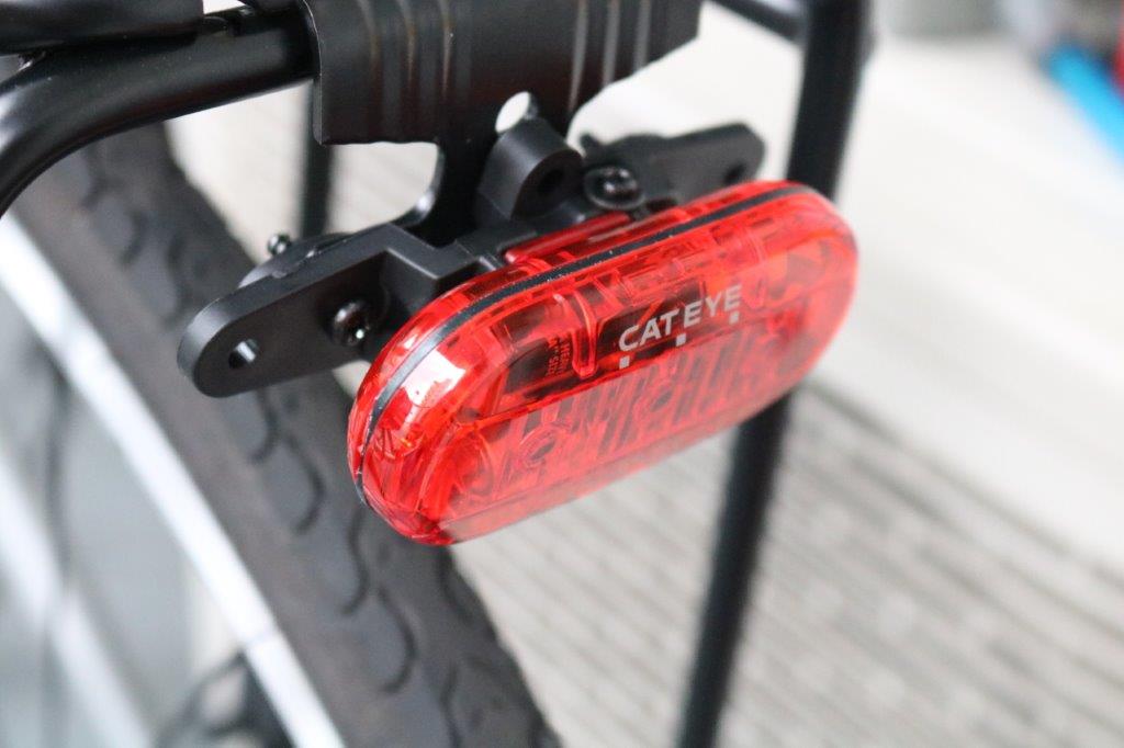 เซ็ตไฟแคทอายสำหรับติดตะแกรงหลัง CATEYE OMNI3+Cateye Bracket Rack