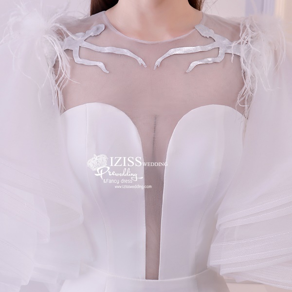 PW581- **พรีออเดอร์ค่ะ**ชุดคู่ถ่ายพรีเวดดิ้ง (prewedding dress) & ชุดแต่งงานแฟนซี (Fancy wedding dress)ชายหญิง "ธีมสีขาว"