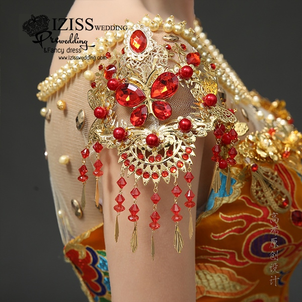 PW511 - **พรีออเดอร์มีแดงกับทองค่ะ** ชุดกี่เพ้าสีแดงทองลายมังกรแขนสั้นประดับเพชรพลอย ชุดยกน้ำชา ชุดคู่ถ่ายพรีเวดดิ้ง (prewedding dress) & ชุดแต่งงานแฟนซี (Fancy wedding dress)ชายหญิง "ธีมสีแดง"